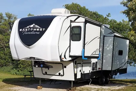 Disney and Orlando Area. DELIVERED. Mike and Mary's. 2021 East to west Tandra Fifth Wheel (2) KING SIZE BEDS. 