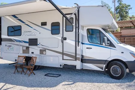 “Luna” The dreamy Mercedes Sprinter- 2020 Coachmen Prism