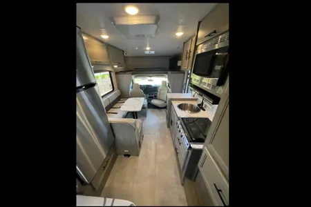 2023 Coachmen Freelander 22XG – Easy to Drive & Fully Equipped