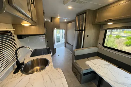 2023 Coachmen Freelander 22XG – Easy to Drive & Fully Equipped