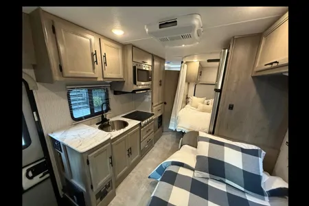 2023 Coachmen Freelander 22XG – Easy to Drive & Fully Equipped