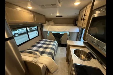 2023 Coachmen Freelander 22XG – Easy to Drive & Fully Equipped