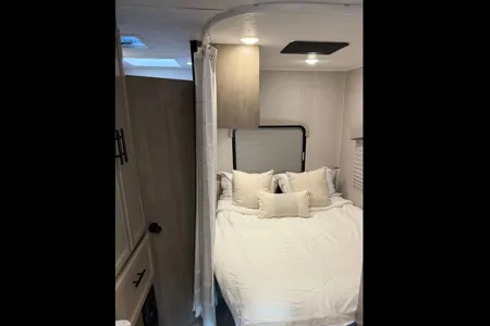 2023 Coachmen Freelander 22XG – Easy to Drive & Fully Equipped