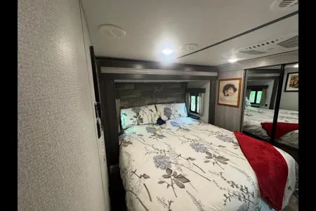 Janet's RV 5th Wheel Montana High Country