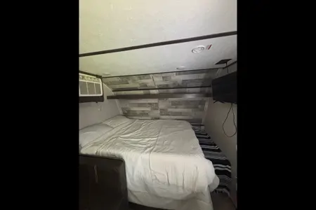 Coachmen Coleman Lantern LT Travel Trailer