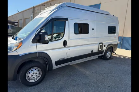 Jason's Winnebago 59P Class B