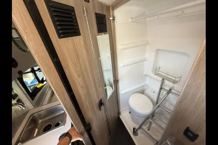 Jason's Winnebago 59P Class B