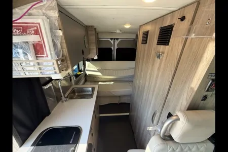 Jason's Winnebago 59P Class B