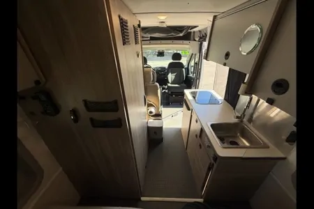 Jason's Winnebago 59P Class B