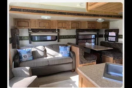 Robert's Forest River 2604 Travel Trailer