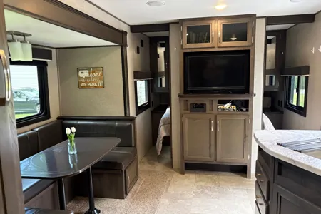 VanIsle Rocky Mountain Bunkhouse