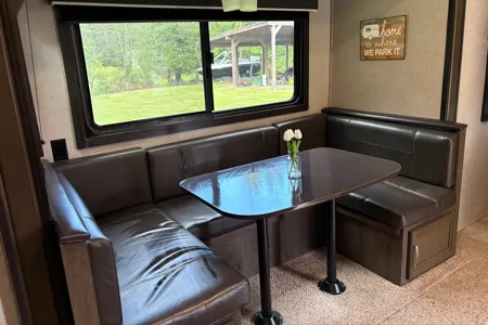 VanIsle Rocky Mountain Bunkhouse