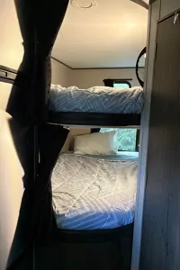 VanIsle Rocky Mountain Bunkhouse