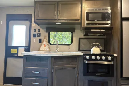 VanIsle Rocky Mountain Bunkhouse