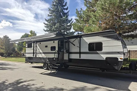 🇨🇦 The Great Canadian Hideout 🇨🇦