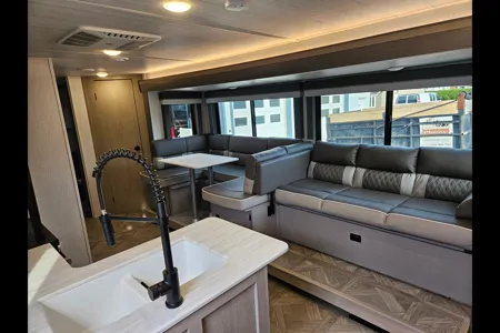 PLATINIUM CRUISE 273 *** BUNK BED ****