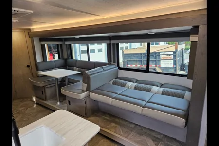 PLATINIUM CRUISE 273 *** BUNK BED ****