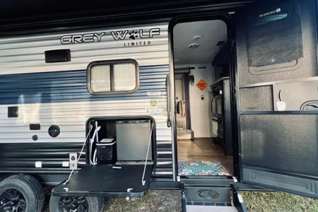 Elegant Grey Wolf 23DBH Travel Trailer