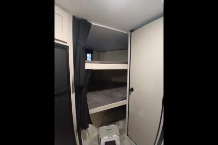Susie's Coachmen apex nano offgrid Travel Trailer