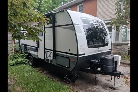 Susie's Coachmen apex nano offgrid Travel Trailer