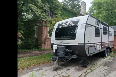 Susie's Coachmen apex nano offgrid Travel Trailer