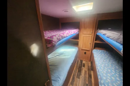 Carl's Shasta Oasis 30qb Travel Trailer