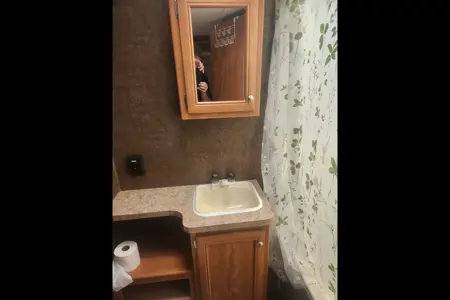 Carl's Shasta Oasis 30qb Travel Trailer