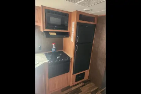 Carl's Shasta Oasis 30qb Travel Trailer