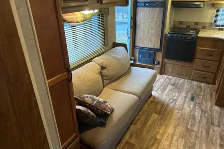 James's Outdoors RV Manufacturing 23sf Travel Trailer
