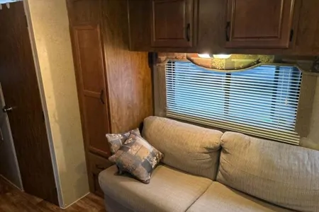 James's Outdoors RV Manufacturing 23sf Travel Trailer