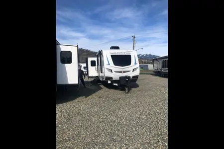 Kelly's  Freedom Express w/ bunk house with closing door and private washroomTravel Trailer
