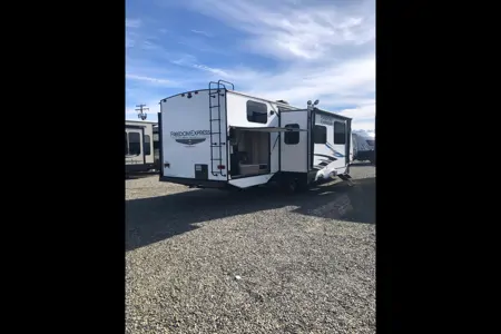 Kelly's  Freedom Express w/ bunk house with closing door and private washroomTravel Trailer