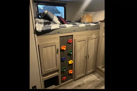 Kelly's  Freedom Express w/ bunk house with closing door and private washroomTravel Trailer