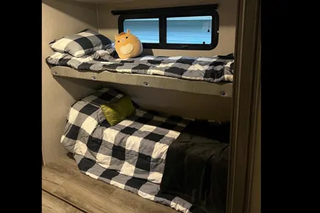 Kelly's  Freedom Express w/ bunk house with closing door and private washroomTravel Trailer