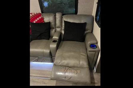 Kelly's  Freedom Express w/ bunk house with closing door and private washroomTravel Trailer