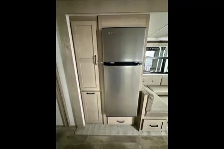 Rockwood Signature 374BH Fifth Wheel sleeps 10