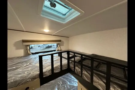 Rockwood Signature 374BH Fifth Wheel sleeps 10