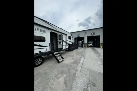 Rockwood Signature 374BH Fifth Wheel sleeps 10