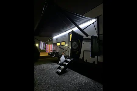 Rockwood Signature 374BH Fifth Wheel sleeps 10