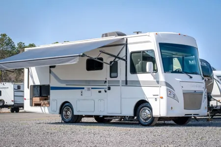 SuddenLee Winnebago Intent Class A