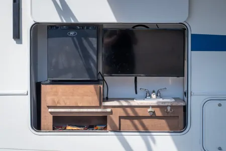 SuddenLee Winnebago Intent Class A