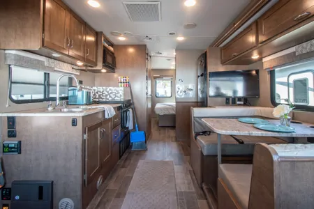 SuddenLee Winnebago Intent Class A