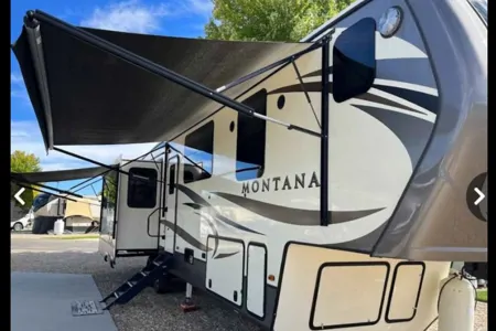 Darrell's 2018 Keystone Montana 