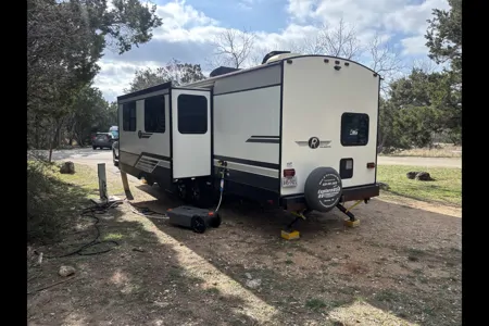 Home on the Road-Raidence 26BH Travel Trailer