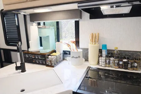 Home on the Road-Raidence 26BH Travel Trailer