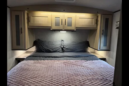 Home on the Road-Raidence 26BH Travel Trailer
