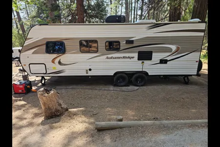 Starcraft 26BH Travel Trailer with perks!