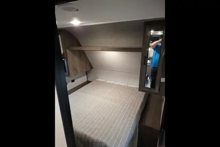 Starcraft 26BH Travel Trailer with perks!