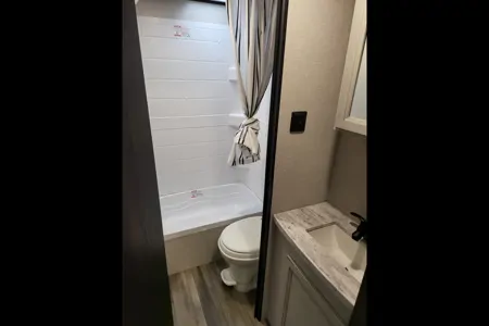 Starcraft 26BH Travel Trailer with perks!