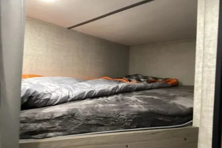 Lakeview's Trailer Rentals 25BH